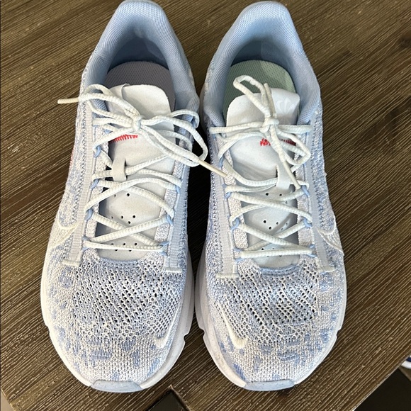 Nike Blue and White Women’s US 9 Sneakers - Picture 2 of 9